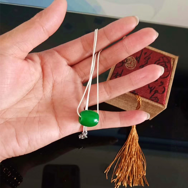 Yuyu natural green agate red round CHALCEDONY transfer bead PENDANT 10MM female money chain Valentine's Day to send girlfriend