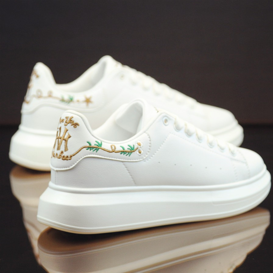 Net red autumn embroidery small white shoes men 2019 new men's tide shoes and casual leather shoes