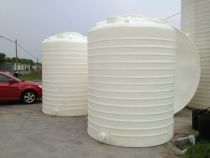 Zhengzhou vertical chemical barrel anti-corrosion and acid-resistant 10 tons of admixture storage tank anti-aging PE material food grade water tank