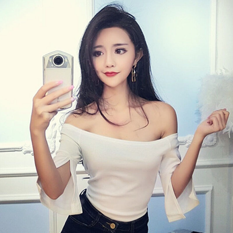Dịch vụ trực tiếp hè 2018 hộp đêm mới dành cho nữ phiên bản tiếng Hàn của áo thun mỏng cổ áo một chữ chia cổ áo áo phông nữ rộng