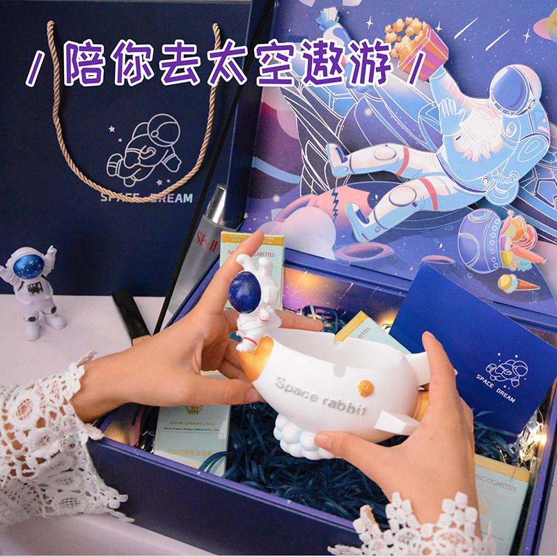 Astronaut Cigarette Ash Trays Creativity Nordic Ins Wind Home Personality Trend Swing Piece Desktop Containing Gift Boyfriend Gift