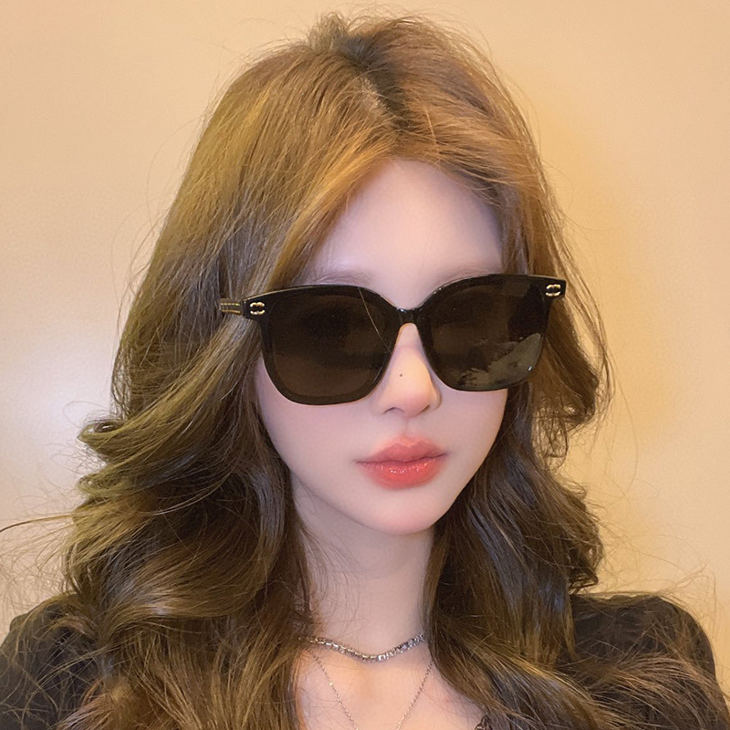New Style Xiaohongshu-Inspired Chanel-Style Chain Woven Temple Sunglasses, Lightweight, Elegant, and Uv-Protective Sunglasses New Style Xiaohongshu-Inspired Chanel-Style Chain Woven Temple Sunglasses, Lightweight, Elegant, and Uv-Protective Sunglasses