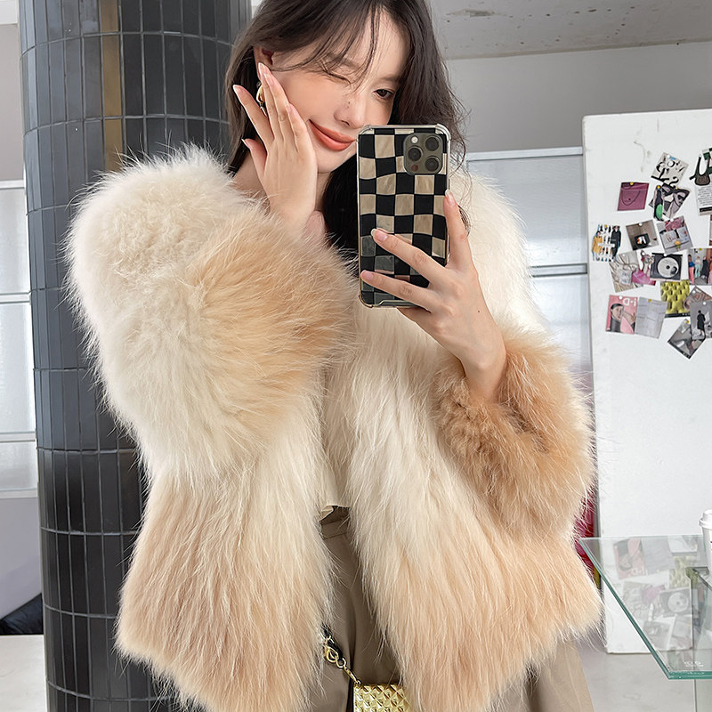2022 autumn and winter new double-sided raccoon fur woven fur coat women's short fur coat young style gradient color