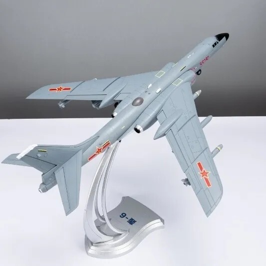 1:72 Af1 Alloy Aircraft Model, H-6K Bomber, with Full Details and Accessories. 1:72 Af1 Alloy Aircraft Model, H-6K Bomber, with Full Details and Accessories.