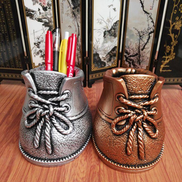 New personalized pen holder study office retro ornaments to send teachers and classmates cute gifts birthday gifts