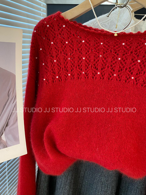 Cure winter! Korean Dongdaemun Pearl sweet hollow loose wool raccoon sweater pullover sweater