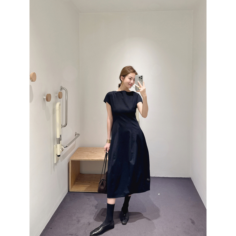 Cos Style Women's Clothing 2026 Spring and Summer New Retro High-Waisted Short-Sleeved Dress Black Mid-Length A-Line Skirt Makes You Look Slimmer and Taller