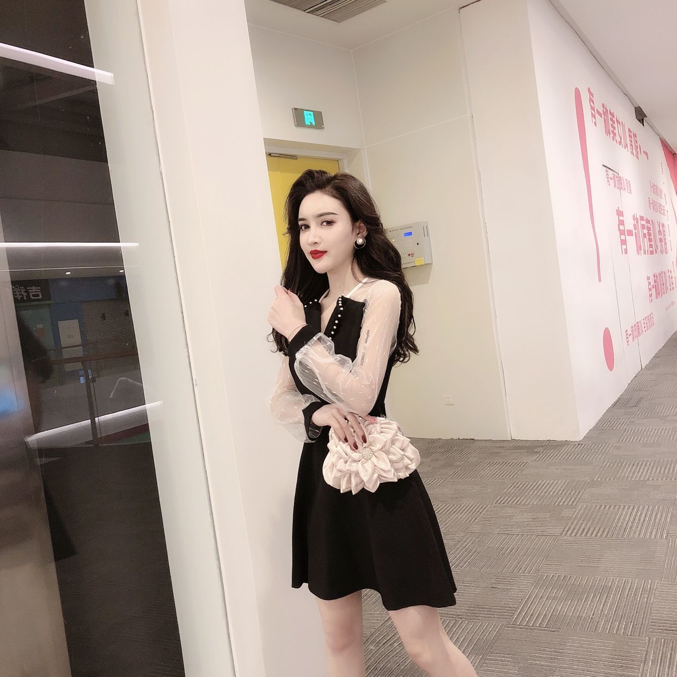 VK旗艦店 韓系性感網紗釘鑽拼接長袖洋裝