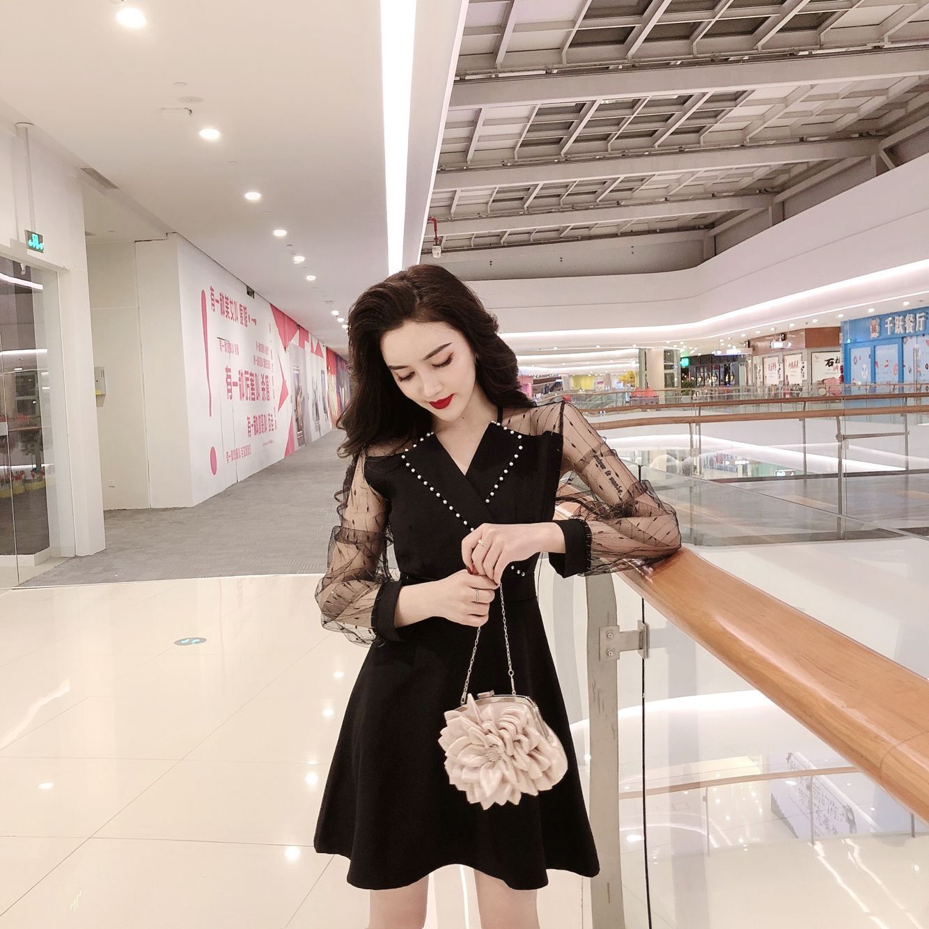 VK旗艦店 韓系性感網紗釘鑽拼接長袖洋裝