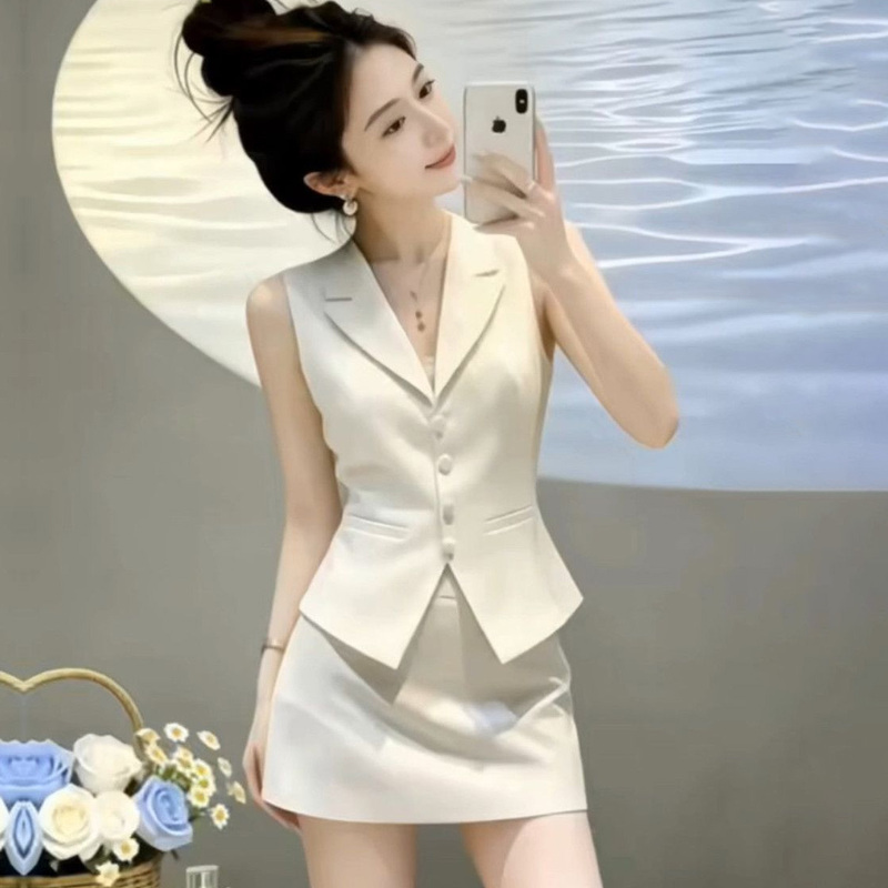 Fashion Suit for Women 2026 Summer New Style Old Money Style Sleeveless Vest Blazer Paired with a Hip-Hugging Short Skirt Two-Piece Set
