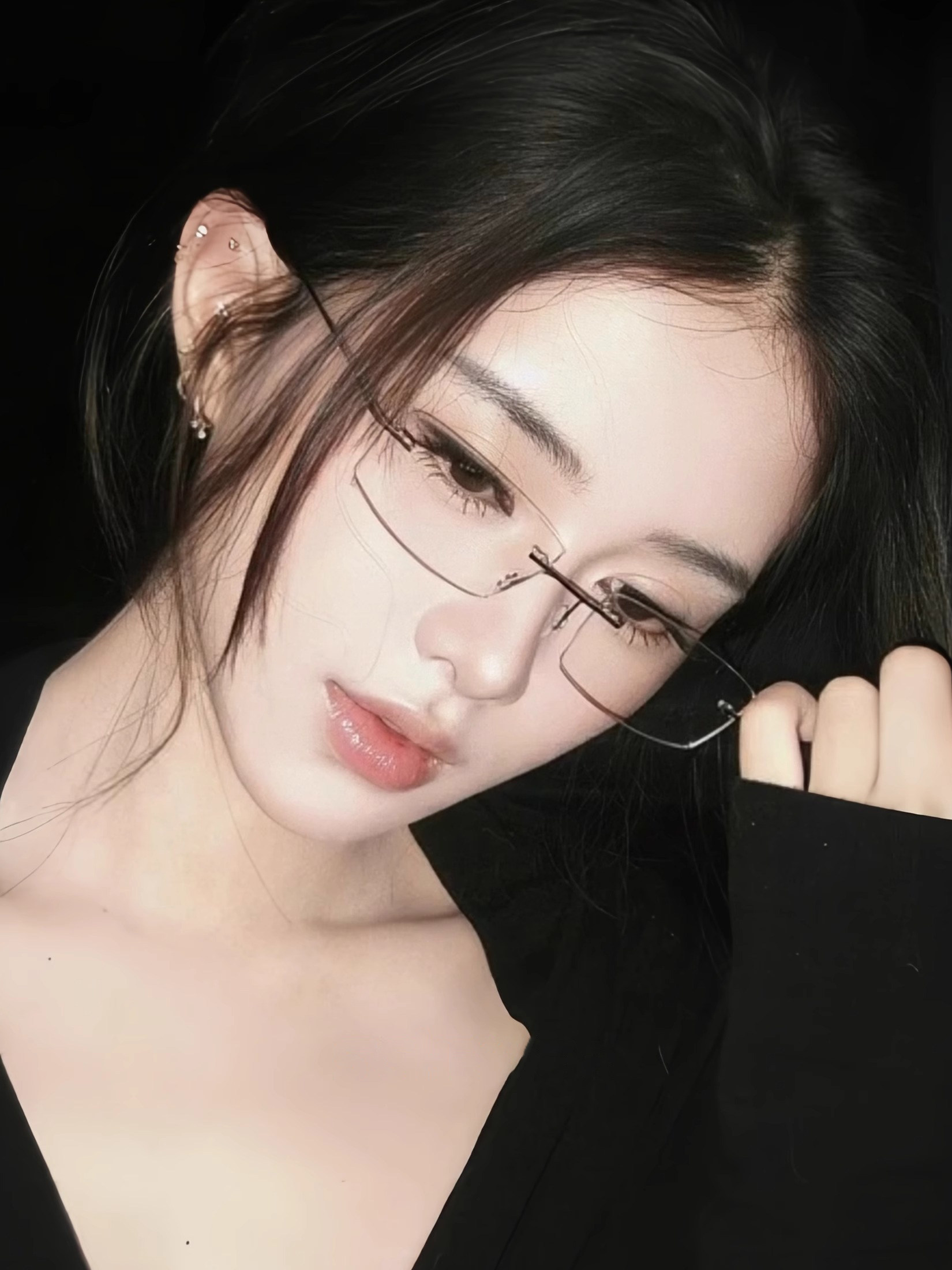 Ultra-Light Pure Titanium Rimless Myopia Glasses for Women, Customizable Prescription, Blue Light Blocking, Cool and Frameless Design with a High-End Feel