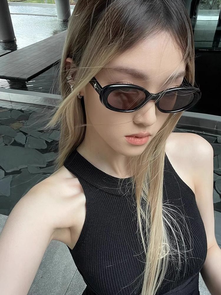 Leopard Print Cat-Eye Sunglasses for Women, Internet Celebrity Style, Oval Small Frame, Retro Tortoiseshell Sunglasses, Face-Slimming, Hiking, Uv Protection