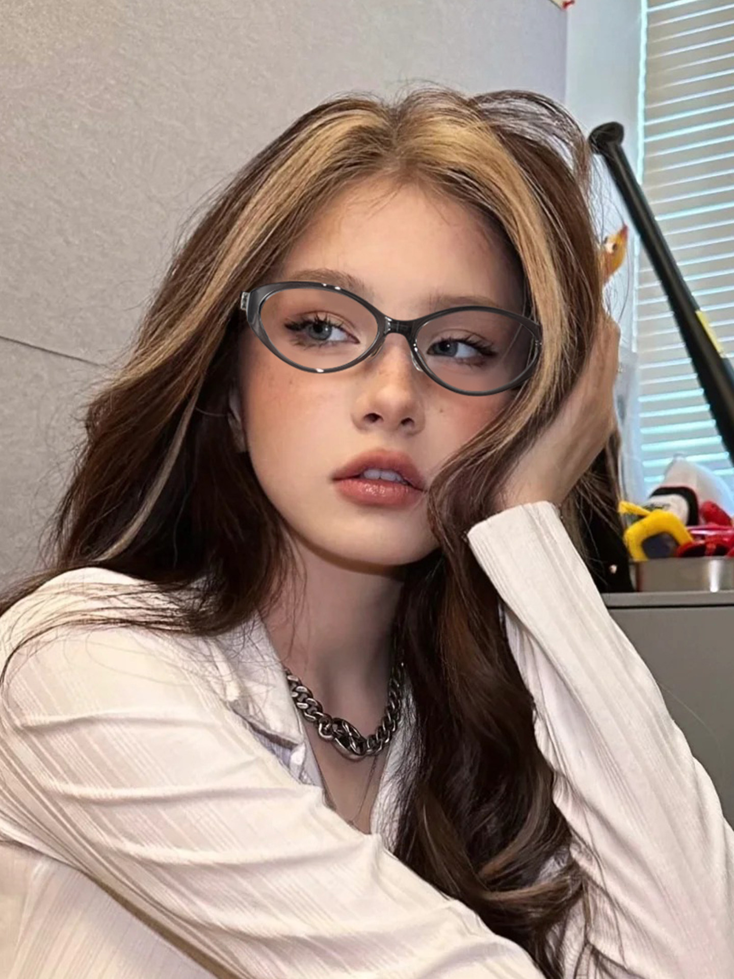Ultra-Light Retro European and American Style Eyeglass Frames for Women with Myopia, Can Be Customized with High Prescription, Blue Light Blocking, High-End Feel, Small Frame, Nose Pads, Eyewear Frame