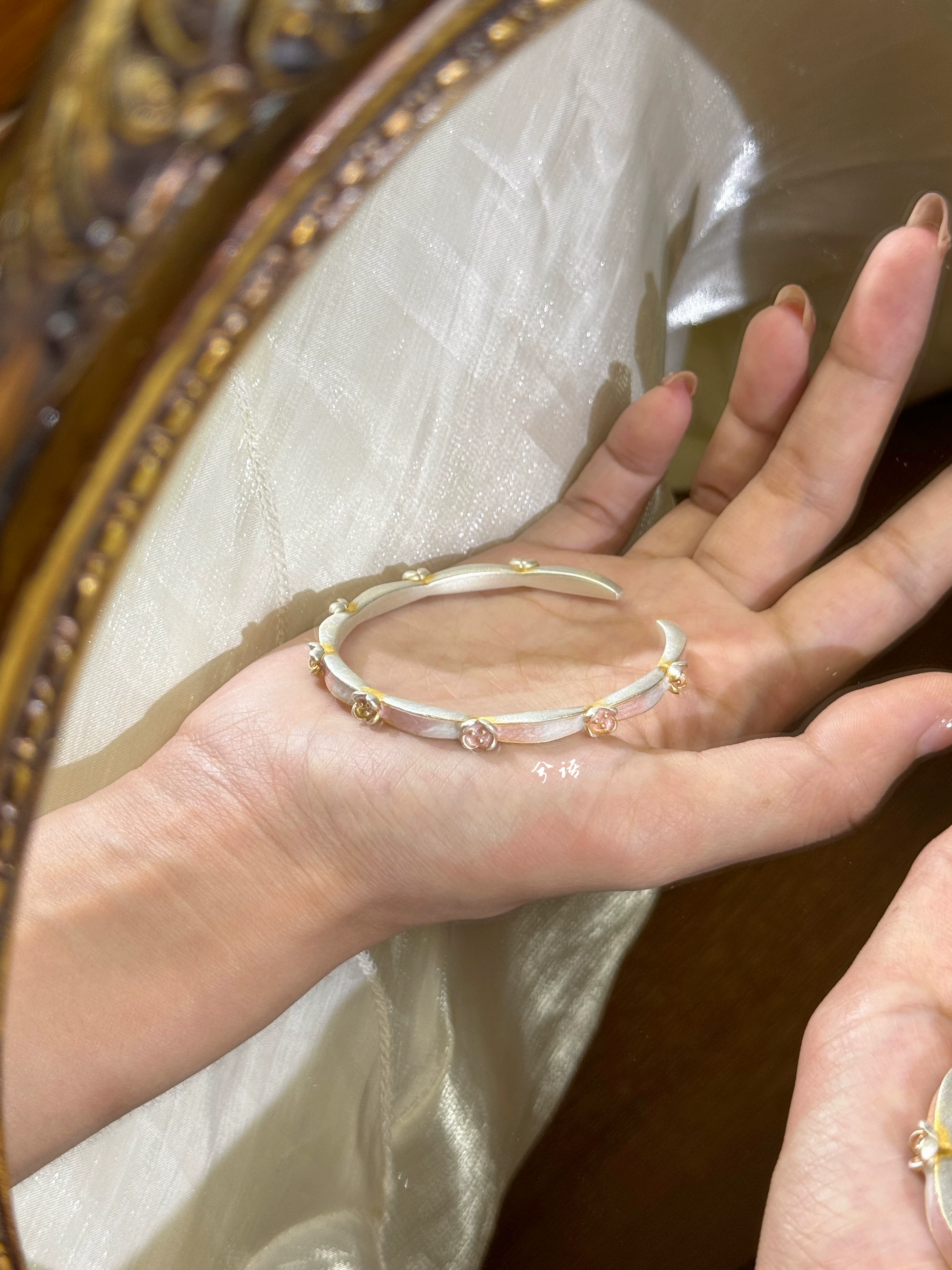 Серебряный браслет, фуксиевый эмаль, образец серебра 9, цветочный узор, образец серебра 925, китайский стиль