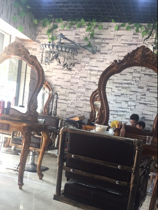 Cửa hàng cắt tóc retro châu Âu gương tóc salon salon đồ nội thất trang điểm phòng tắm gương làm đẹp gương gương hai mặt