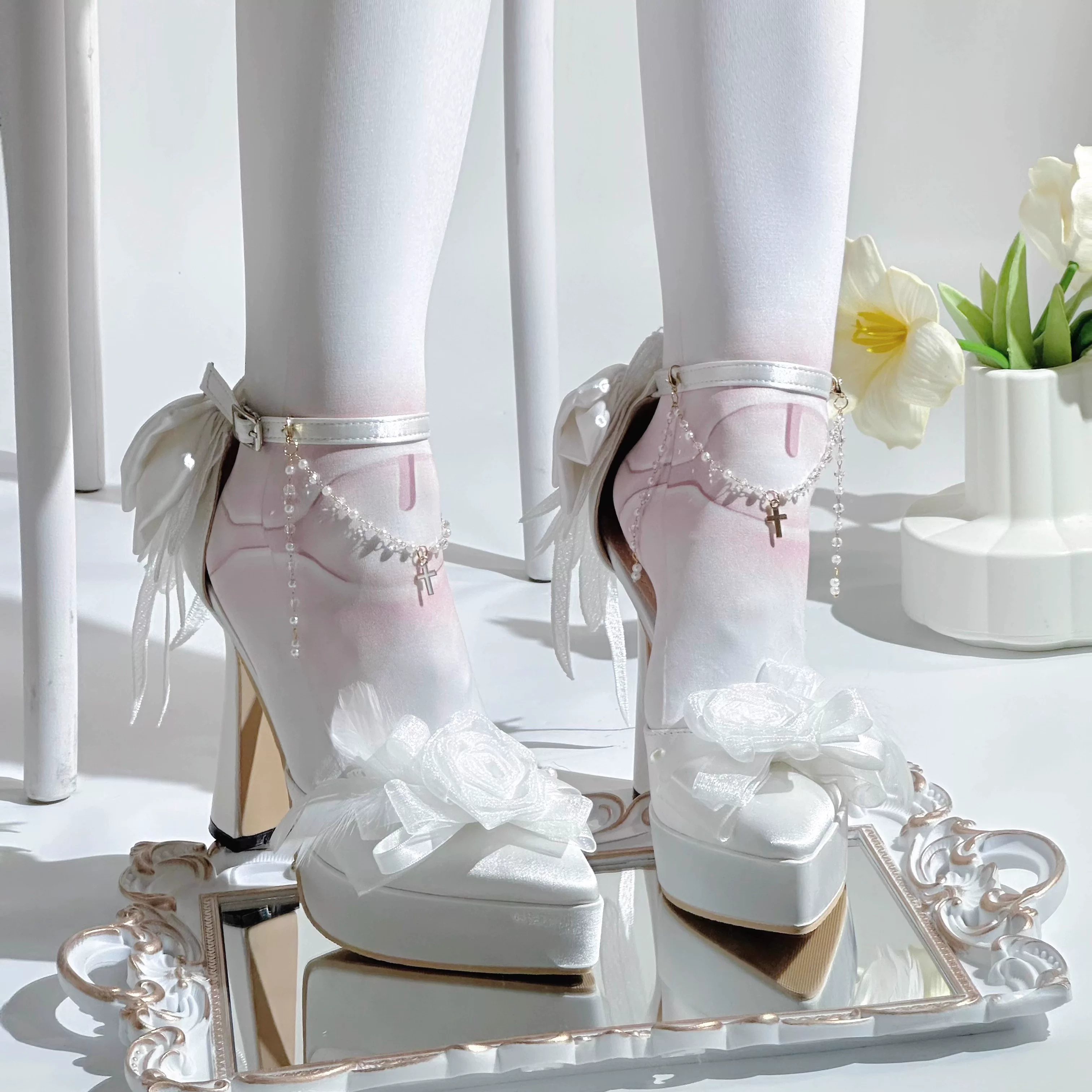 羽落灵 A soaring rabbit Lolita's original y2k gothic thick soles and sky-high high heels are gorgeous for a wedding