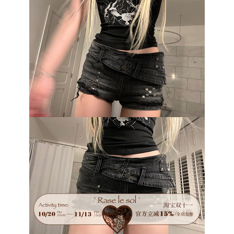 Rase Le Sol'Darkdenim' American Retro Black Studded Denim Shorts Low-Rise Cuffed Hot Pants