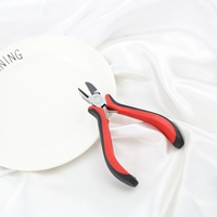 Красные ножницы