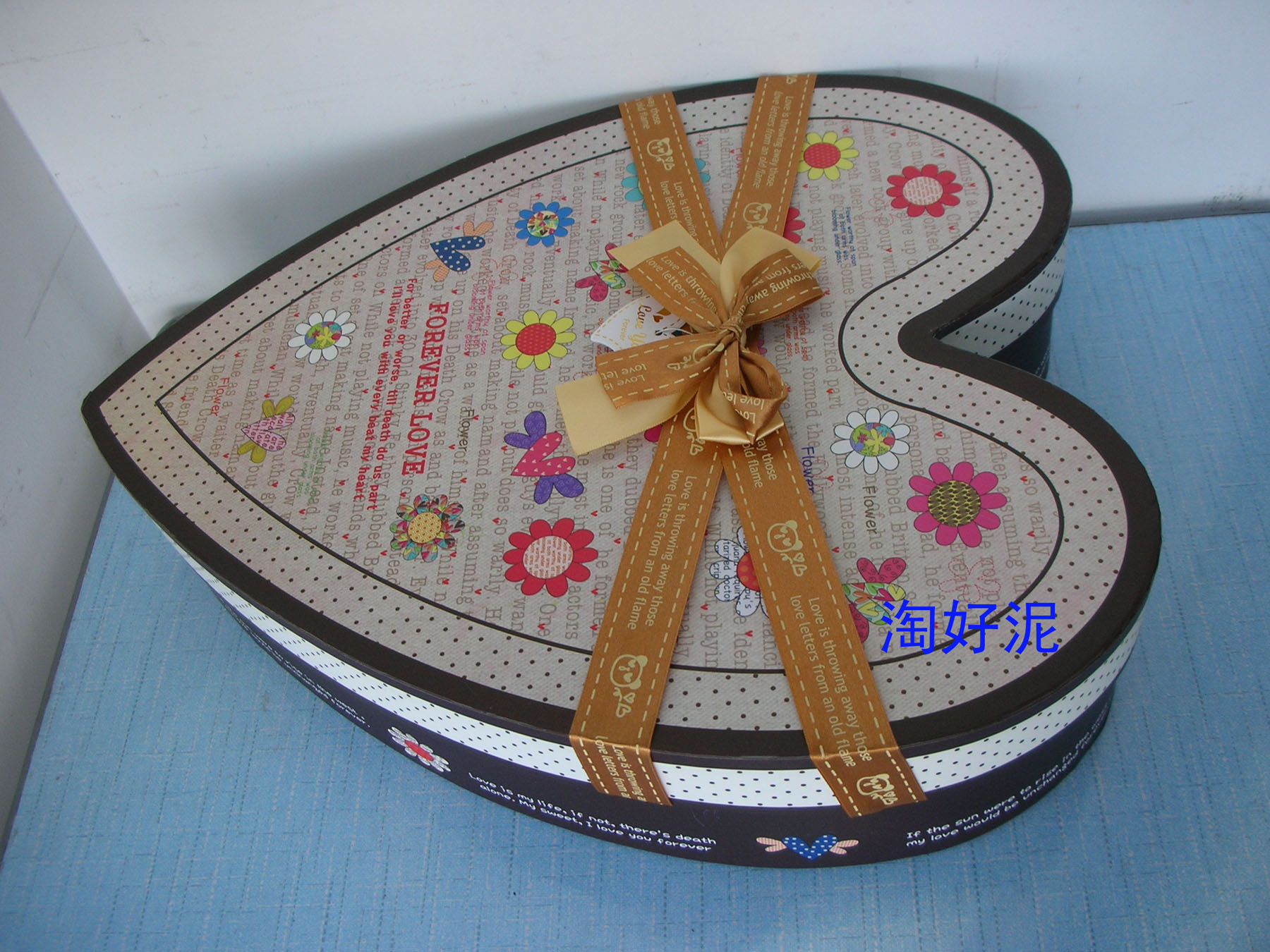 Heart-shaped special large number high gear gift packaging box Special number 32 5 * 39 * 9 3 Gift box Wedding full 50