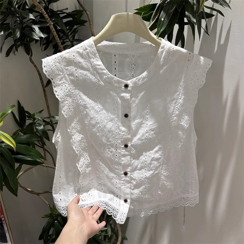 女性用中国風レースシャツ、小さなフライングスリーブ、ホワイトシャツ、2025年夏新作、ノースリーブシャツ、レース中空ショートトップ