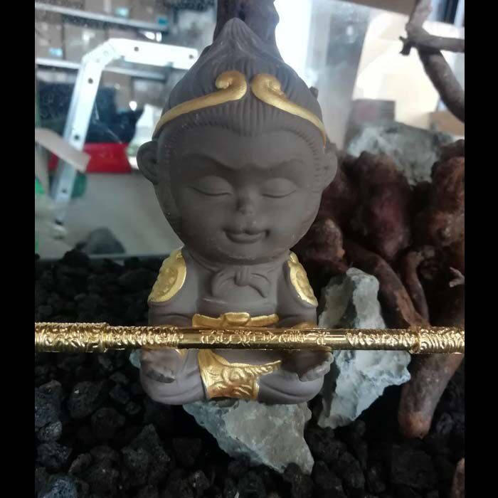 Fish tank landscaping purple sand ceramic Qitian Dasheng Wukong Sun monkey pig Bajie tea play boutique tea pet tea table decoration