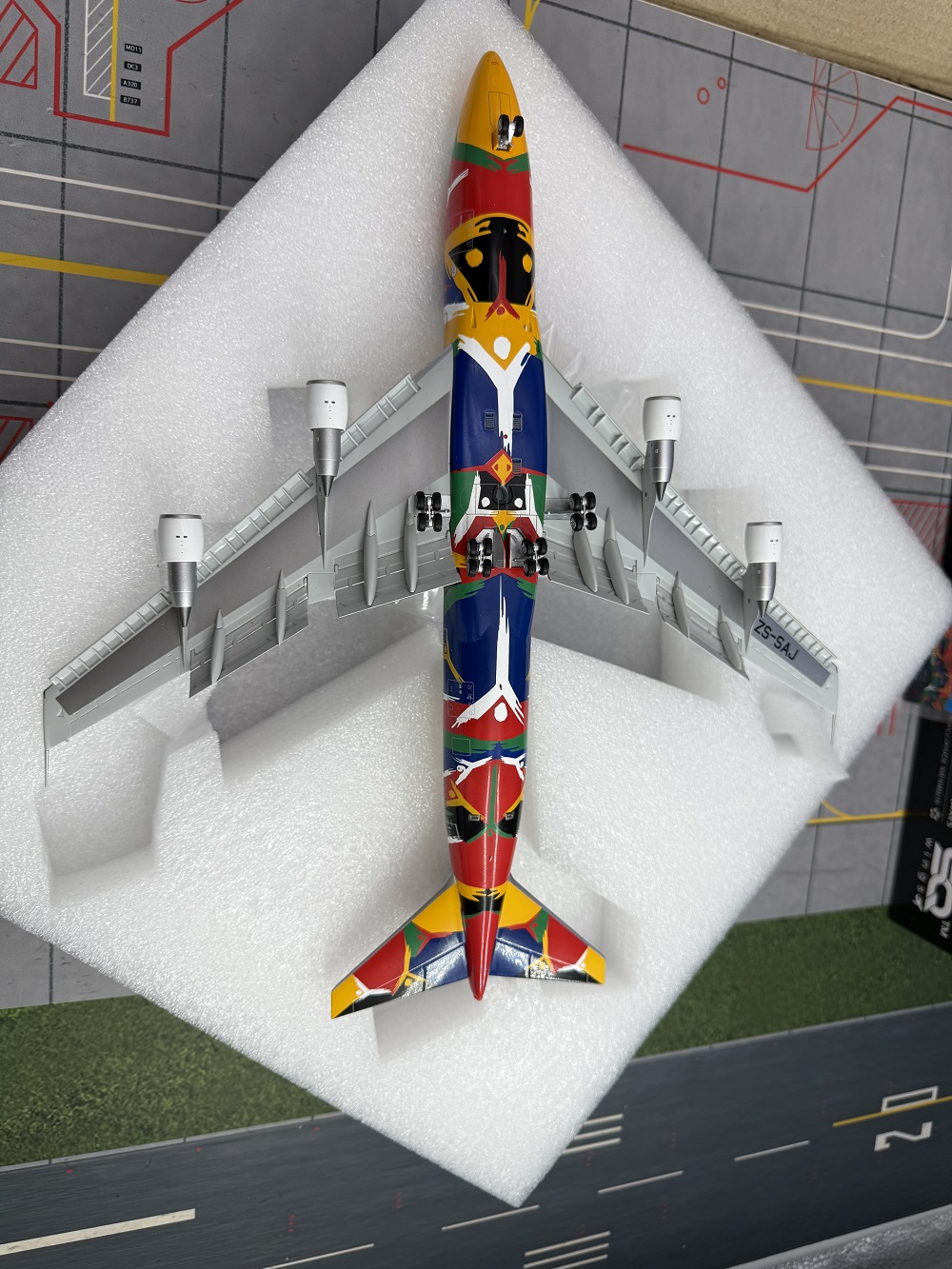 SQ Wings 1:200 南アフリカ航空 B747-300 ZS-SAJ South African Airways B747-300 - 35.33 cm - Scale 1/200 - ZS