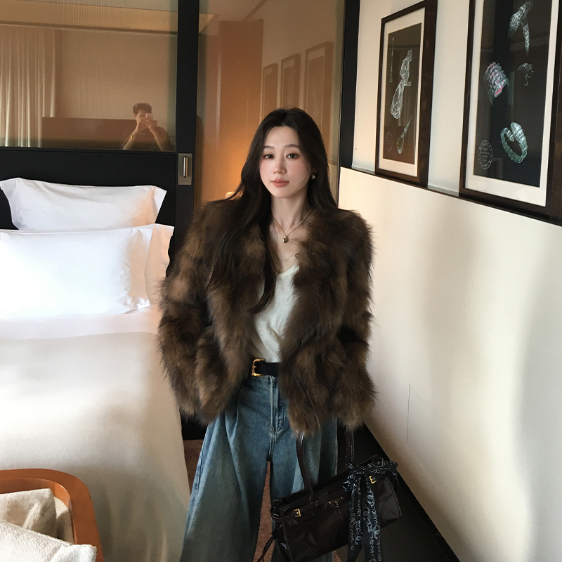 Jiajia Fur "Timeless Vintage" Raccoon Fur Coat for Women, Short Style, Autumn and Winter Slimming Fur Jacket for Women
