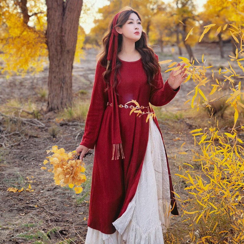 Dong Yi's Travel Outfits: Phoenix Flower Split Knit Sweater Dress Set, Fashionable Autumn and Winter Knitted Dress