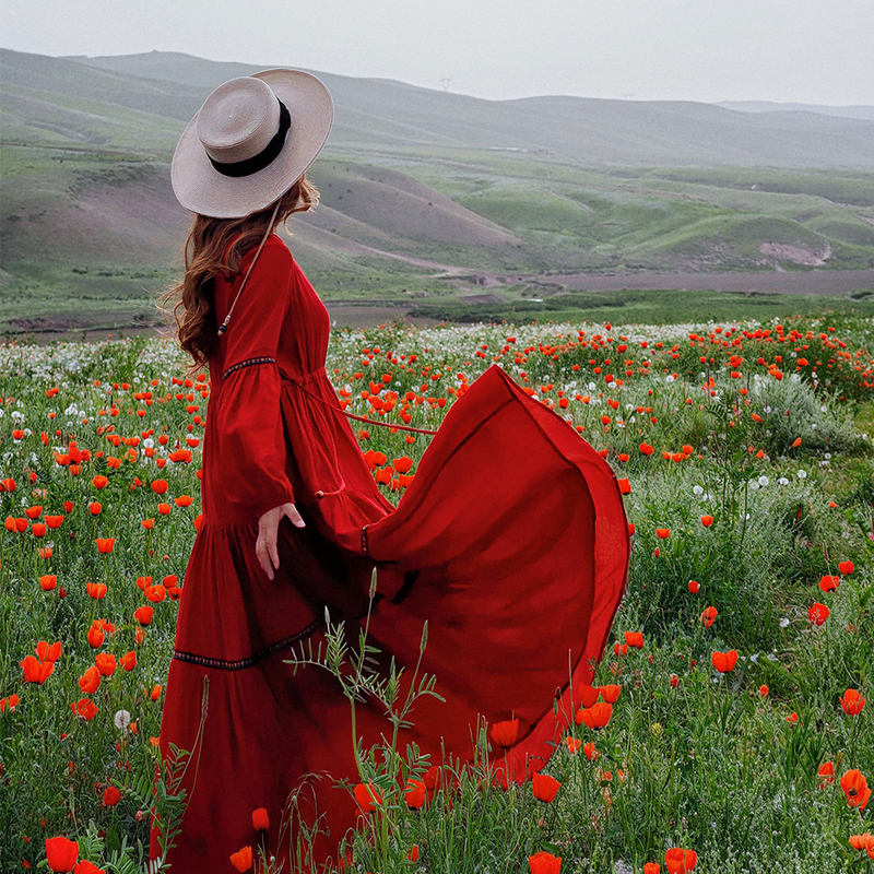 [Dong Yi's Travel Outfit] Tianshan Red Flower Flared Skirt Long-Sleeved Red Dress for Travel Photography