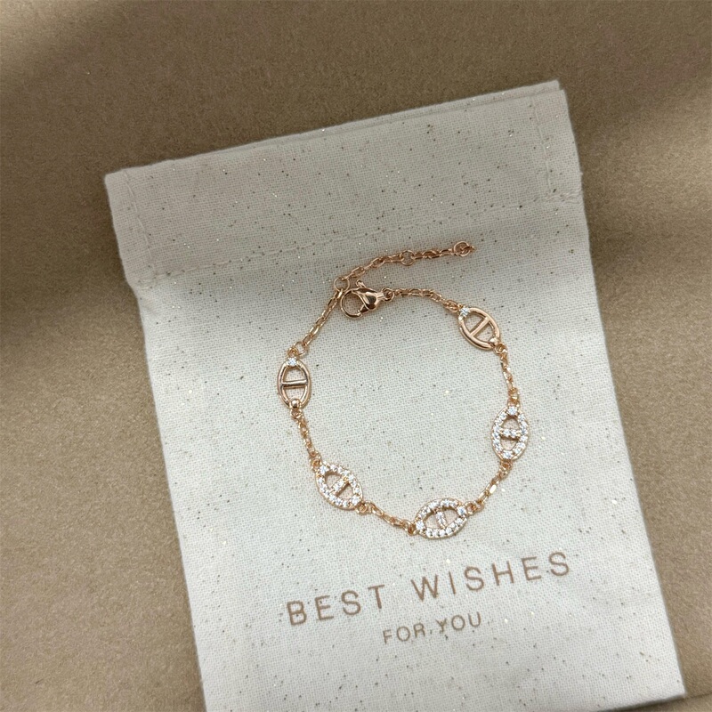 Full Diamond Pig Nose Bracelet for Women, Niche Design, Light Luxury, Versatile, Personalized, Exquisite, High-End Feel, Women's Jewelry