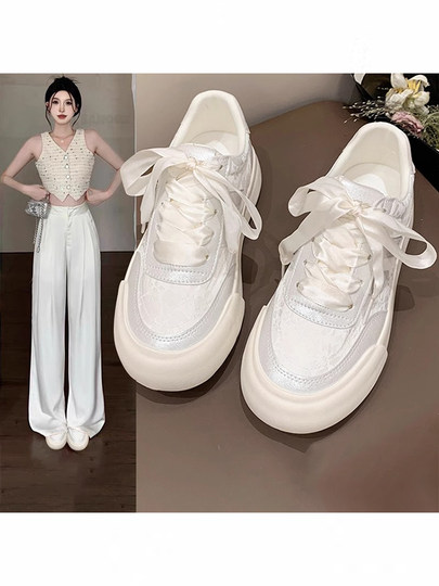 Zapatos blancos para mujer 2025 primavera y otoño nuevos zapatos populares de suela gruesa con faldas, zapatillas casuales versátiles, zapatos de mujer de moda