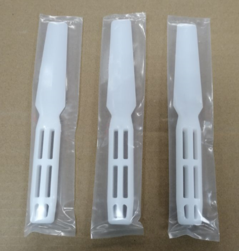 White tin cream stirring knife plastic ink-cutting knife six-hole web version printed with oil knife plastic SMT tinpulp scraper 20 5CM