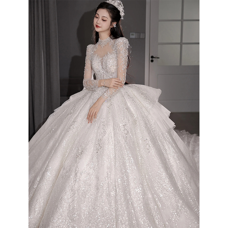 Main Wedding Dress 2026 New Style Bride Long-Sleeved Vintage High-End Heavy Craftsmanship French Light Luxury Long Train Petite 2025