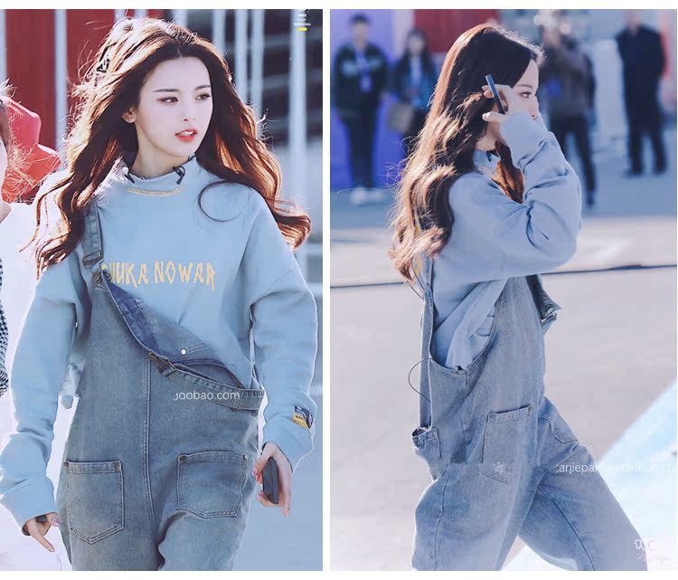Cô gái tên lửa Yang ngoài bộ đồ cùng mùa thu 2018 thu nhỏ cổ áo len cổ cao màu xanh + áo yếm denim đầm dài qua gối cho tuổi trung niên