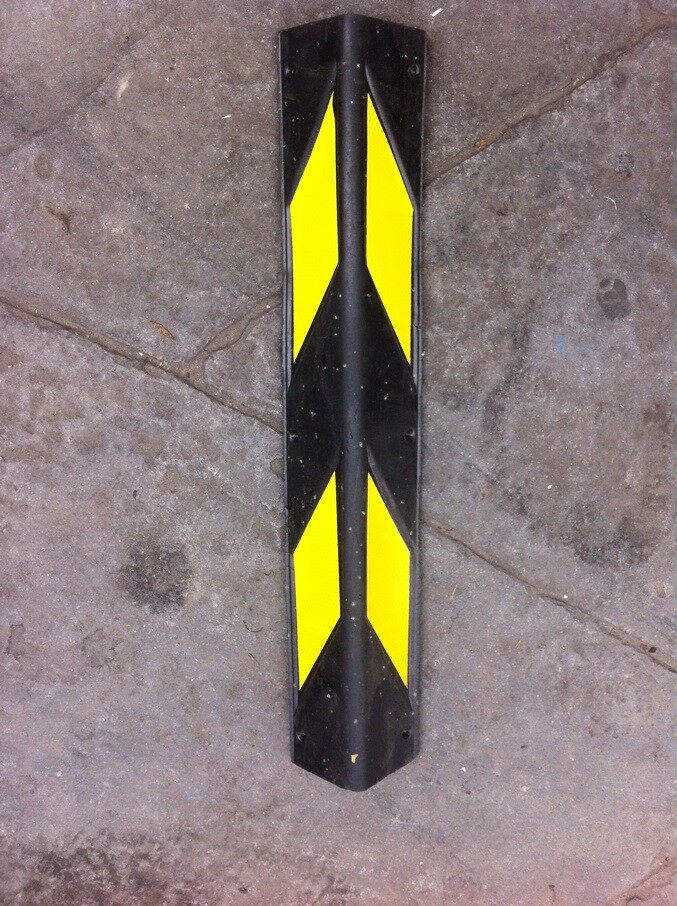 Value-for-money reflective rubber corner 60CM underground garage anti-collision strip right-angle corner protection Longshengda traffic