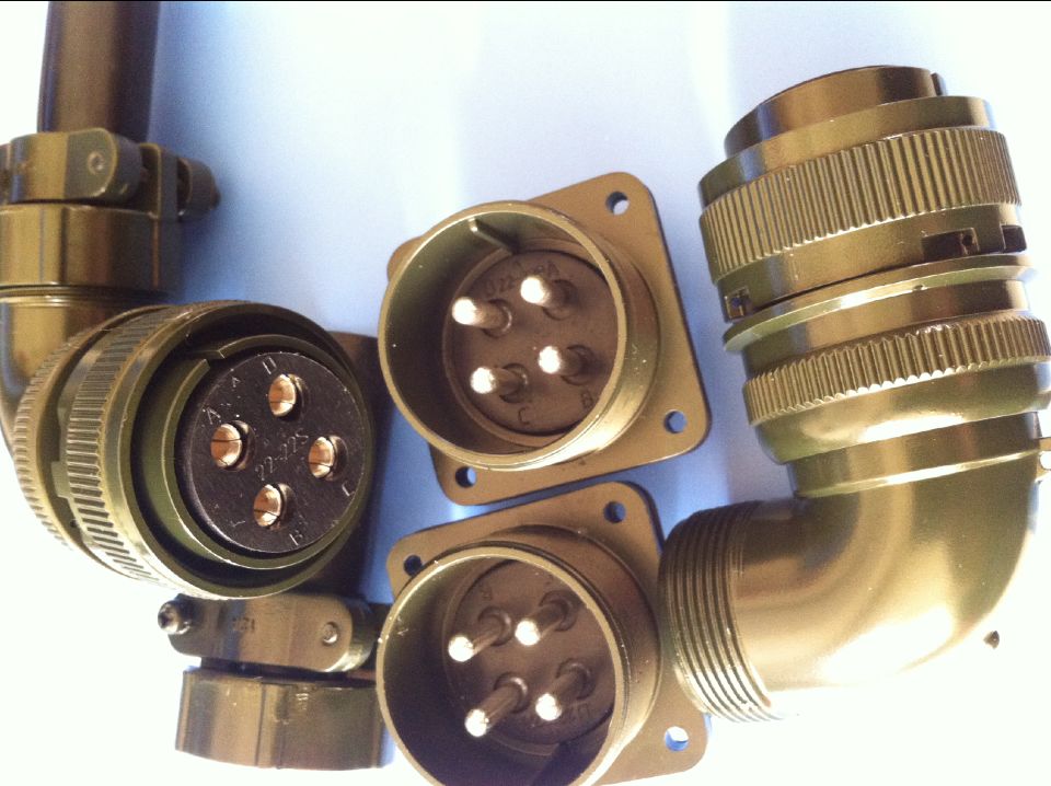 Send that section 22-22 MS3108A22-22S servo motor power plug socket spot supply