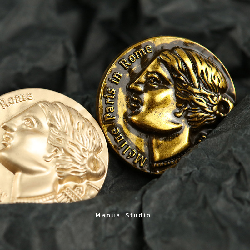 Minu a la retro Egypt Wind metal button Embossed Women's Heads Decorated with Son Coat Coat of the Coat Of Coat of the Giant Coat of the Giant Coat
