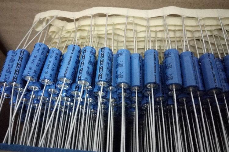 VISHAY FLYING LIPPELABEL BC 021 SERIES FEVER CAPACITIVE AUDIO 25V220UF AXIAL ELECTROLYTIC CAPACITOR