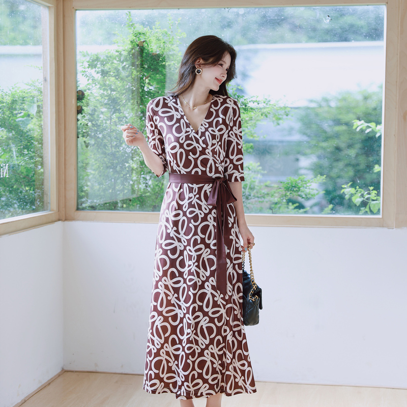 New Wrap Dress, Mocha Phantom, Elastic, Elegant, Slim-Fitting, One-Piece French Dress with a High-End Feel