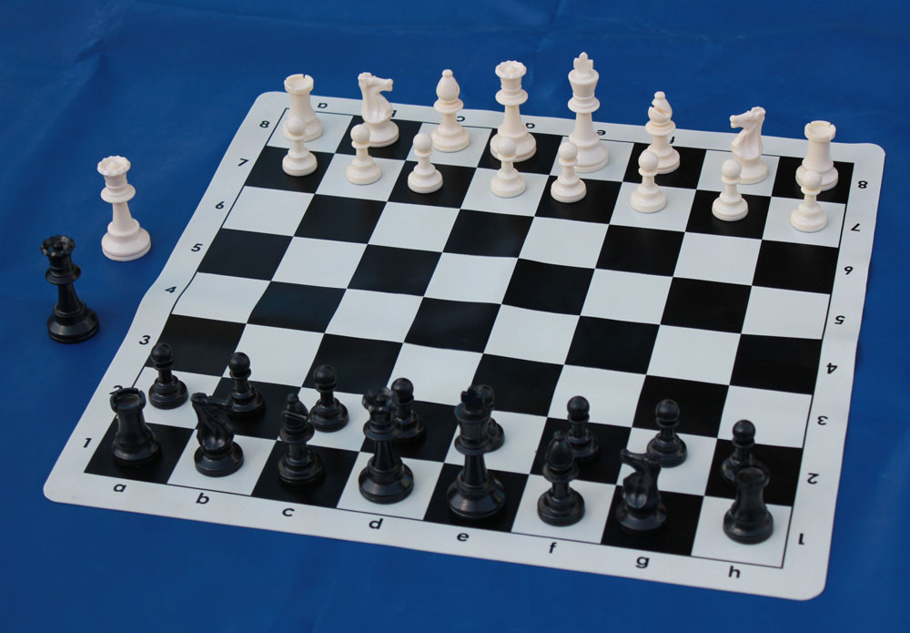 International Standard Competition Chess (1 simple bag for plastic chess silicone chessboard delivered) with 4 after