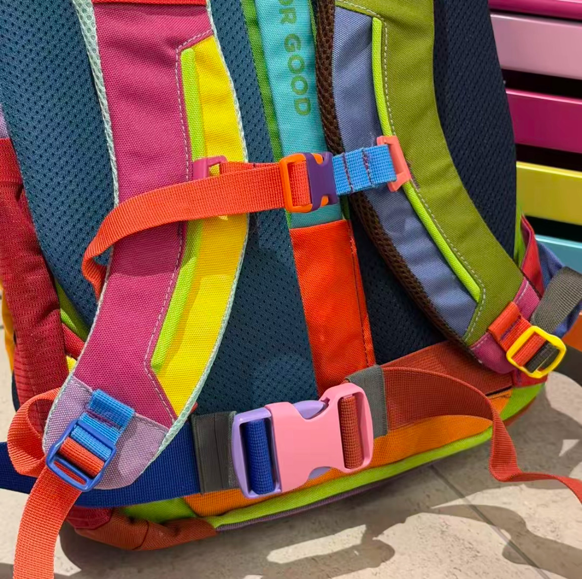 Popoglow Dopamine Contrast Color 28L Backpack Large Capacity Hiking Bag - Thumbnail 3