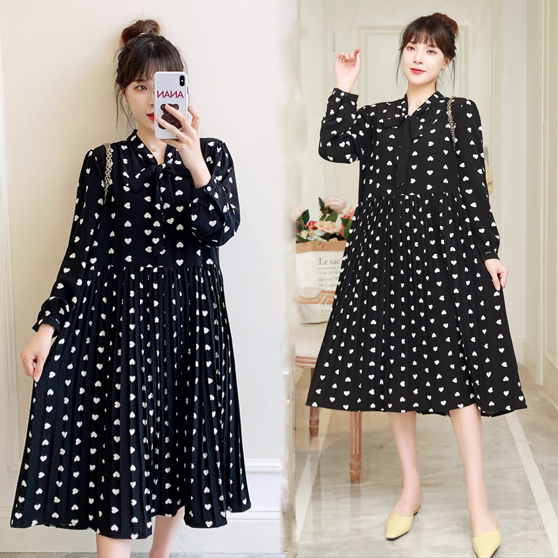 Pregnancy Woman Dress Spring Dress New Korean Version of the Long version Large size Large size Long sleeves loose Thin Polo Dot 100 Pleats Long Skirt