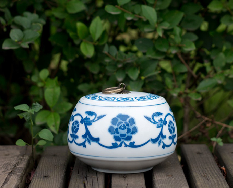 Liling porcelain grape sealed as cans small hand - made mesa jar of wine bookcase household gift store POTS