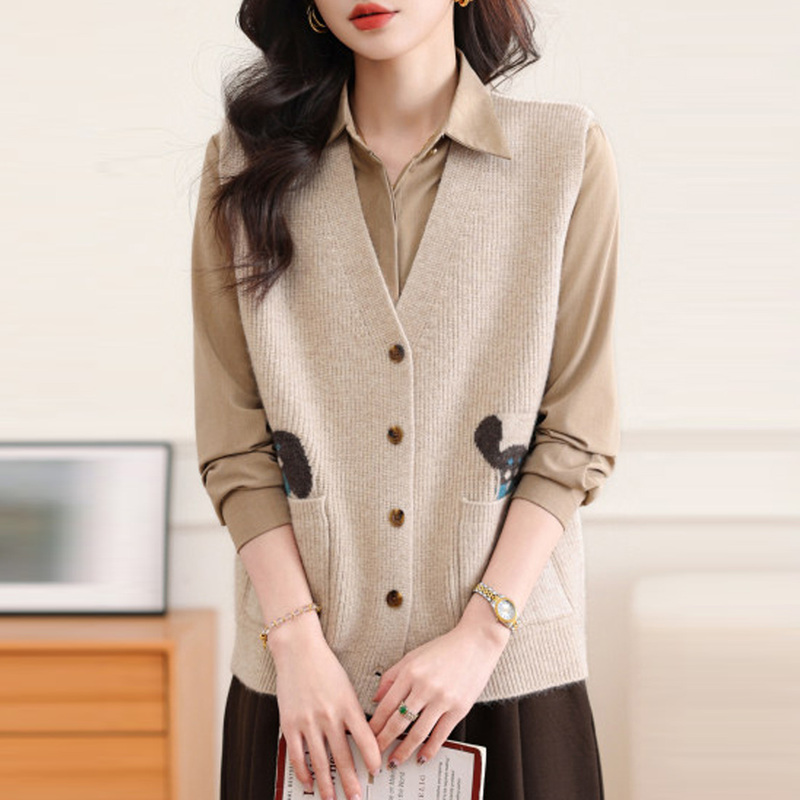 Fashionable V-Neck Knitted Vest Cashmere Cardigan for Women 2026 Autumn and Winter New Style Trendy Loose Slimming Sleeveless Waistcoat Fashionable V-Neck Knitted Vest Cashmere Cardigan for Women 2026 Autumn and Winter New Style Trendy Loose Slimming Sleeveless Waistcoat