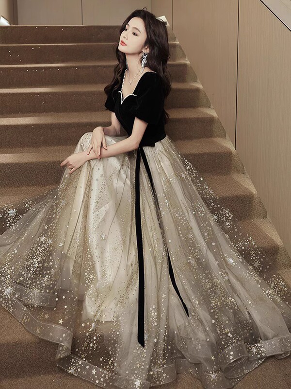 Plus-Size High-End Evening Dress for Curvy Women, Elegant and Luxurious, Suitable for Hosts, Shiny Black Long Dress