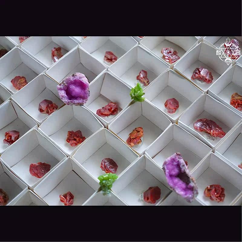 (In Lin Instrumental Society) Dark Black Gothic Series Alum Lead Mine Raw Stone Creative Jewelry Design Personality Pendulum Red