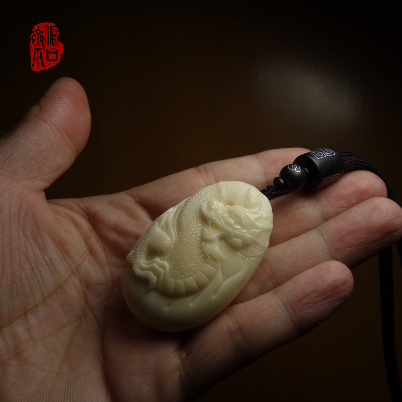 Youku Yi Long Yin New Ivory Fruit Double - sided Dragon Carving Man Player Handle Handpin Hanging