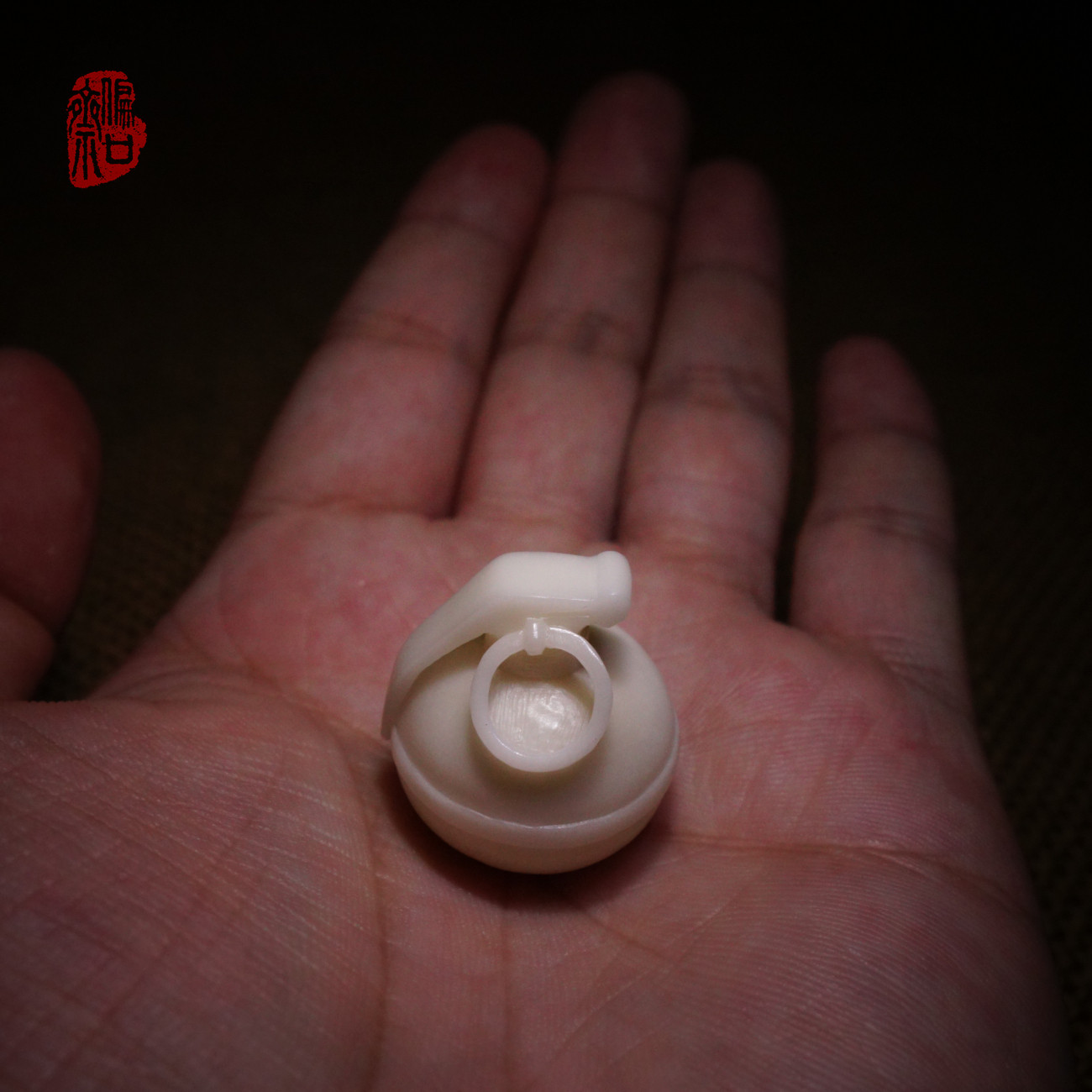 Show appreciation No goods Partial Mouth of Jaipur Thunder small sculptures Wenplay natural ivory Fruit Artisanal Engraving Hollowed-out 