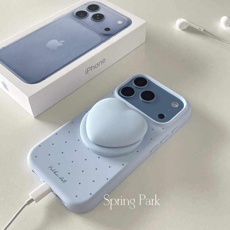 Ins Soft and Waxy Glacier Blue Polka Dot Liquid Silicone Magnetic Phone Case with Heart-Shaped Stand Suitable for 18Promax Apple 17Promax Integrated Button Anti-Drop Apple 16