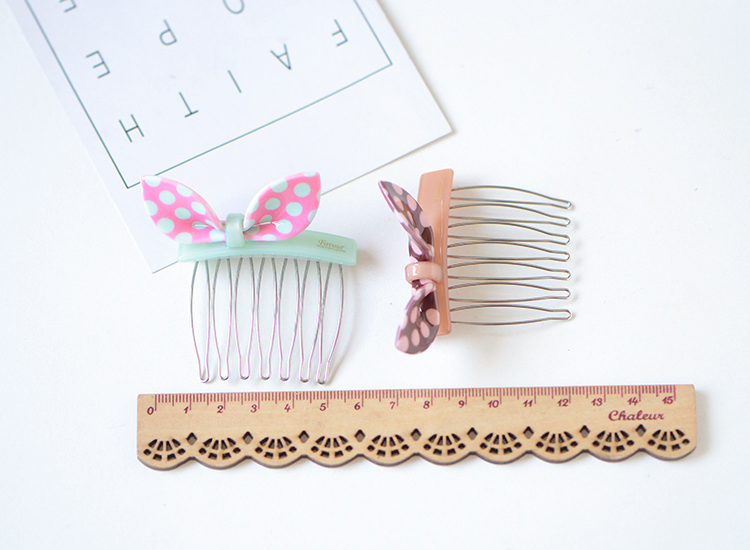 Tai thỏ Phiên bản tiếng Hàn của phụ kiện tóc tiara clip bên kẹp tóc kẹp tóc chải lược chải tóc acrylic đầu chèn biển chải tóc - Phụ kiện tóc cây trâm cài tóc